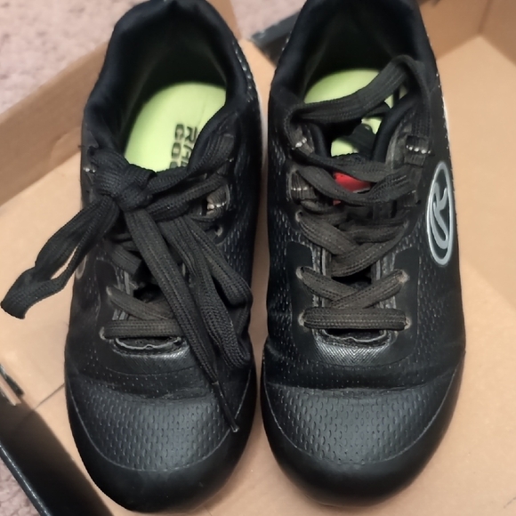 Baseball Cleats - Picture 2 of 5